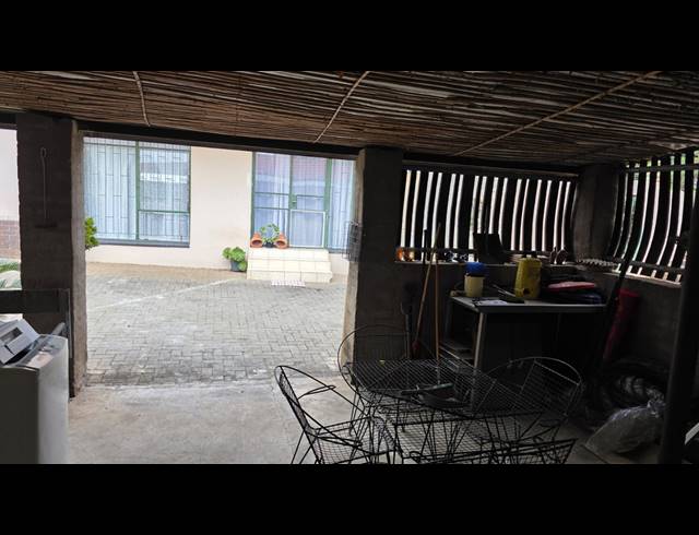 2.10HA SMALLHOLDING FOR SALE IN WATERKLOOF AH
